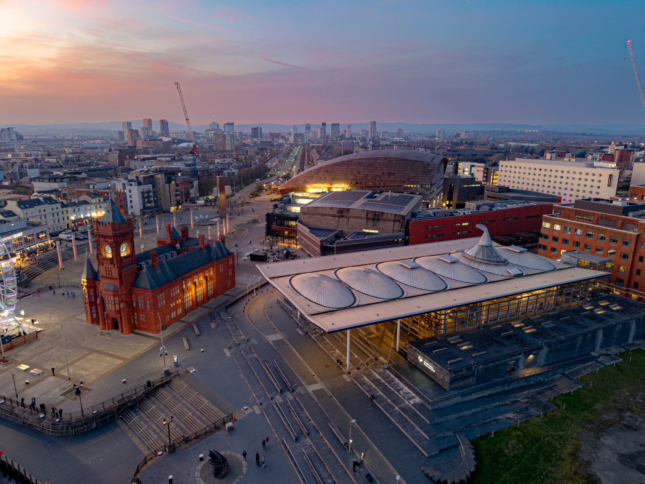 senedd at dusk